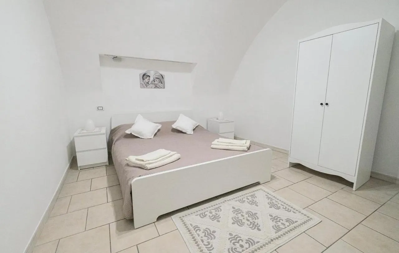 La Casa Di Mammina Villa Bari 0*,